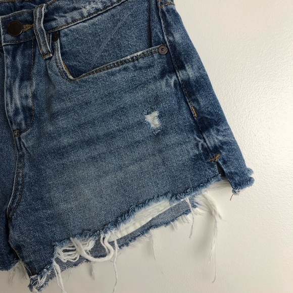 BLANK NYC Pin Up High Rise Medium Wash Jean Shorts - Picture 5 of 7